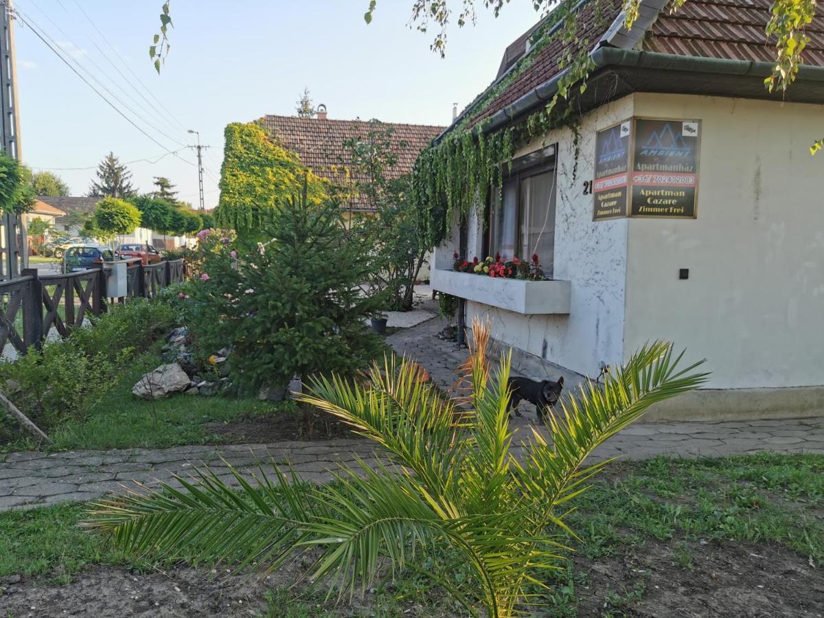 Ambient Deluxe Apartman Дьюла Экстерьер фото