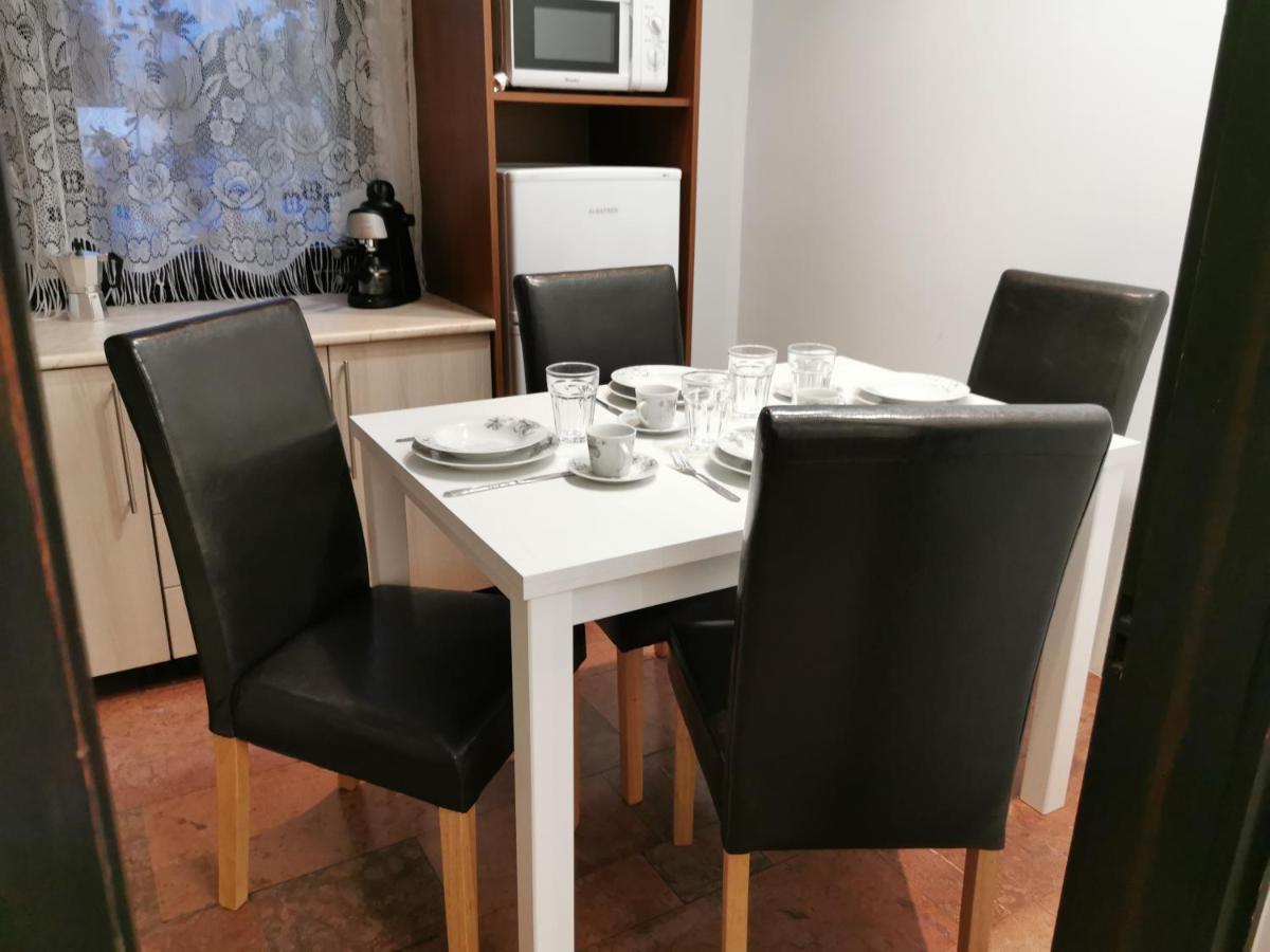 Ambient Deluxe Apartman Дьюла Экстерьер фото